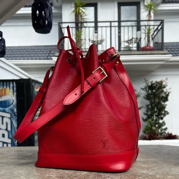 Louis Vuitton Noe Red Epi Shoulder Bag - Picture 9 of 12